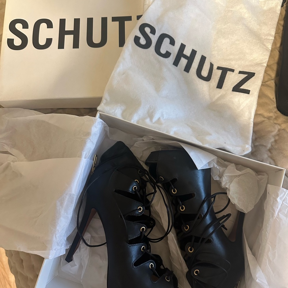 SCHUTZ Black Elegant Heels